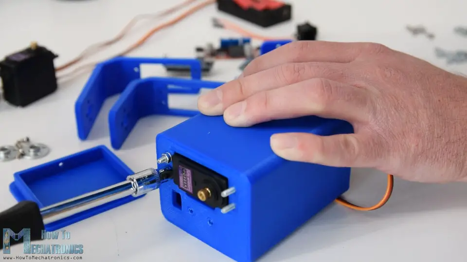 Arduino Gimbal servo motor installation
