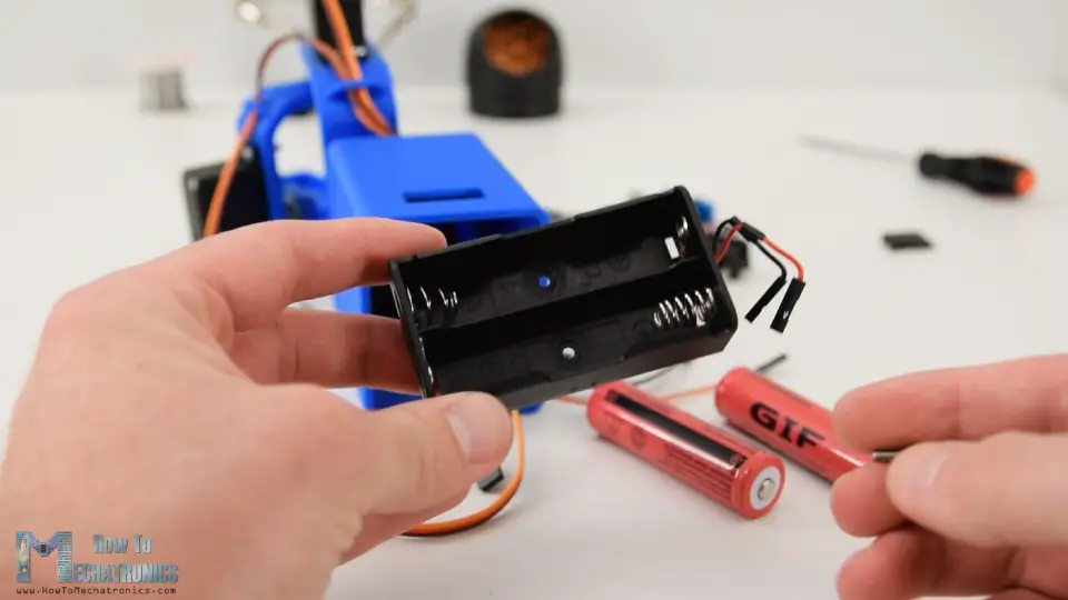 Li-ion batteries holder
