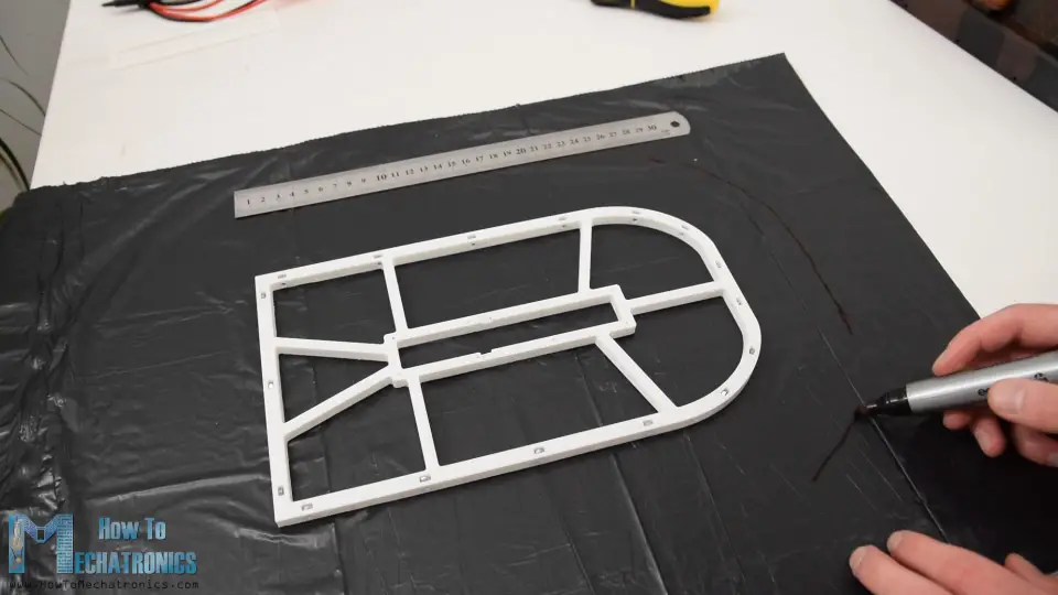 marking the plastic bag according the the skirt holder